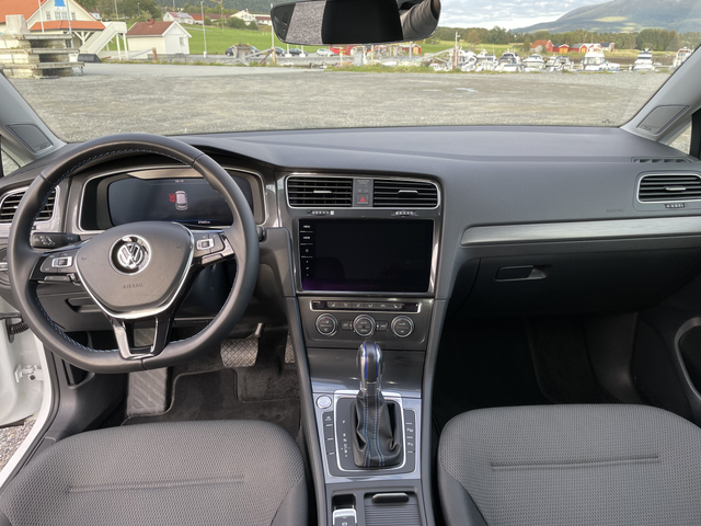 2018 VOLKSWAGEN GOLF - 11
