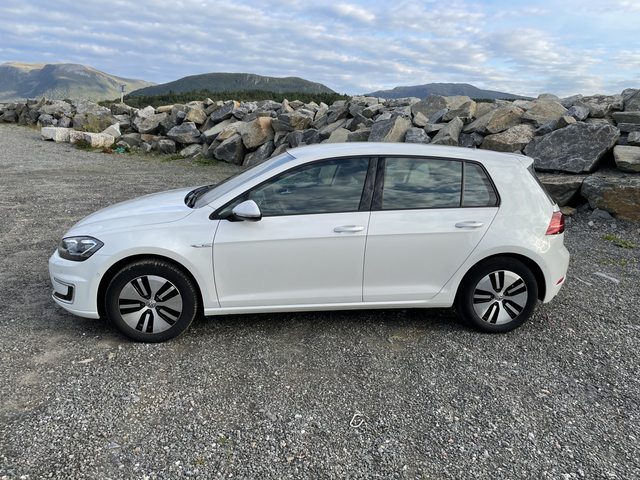 WVWZZZAUZJW901648 2018 VOLKSWAGEN GOLF-4