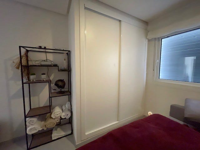 Garderobeskap på hovedsoverom Galleribilde