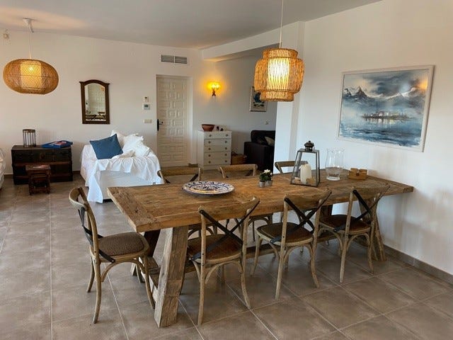 Spisebord i stue Galleribilde