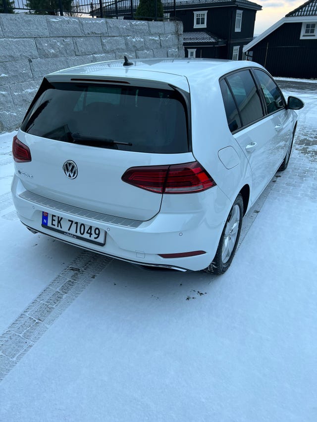 WVWZZZAUZJW906465 2018 VOLKSWAGEN GOLF-1