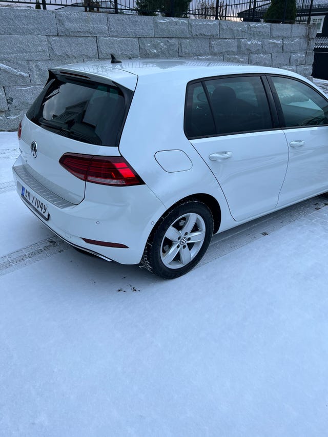 WVWZZZAUZJW906465 2018 VOLKSWAGEN GOLF-2