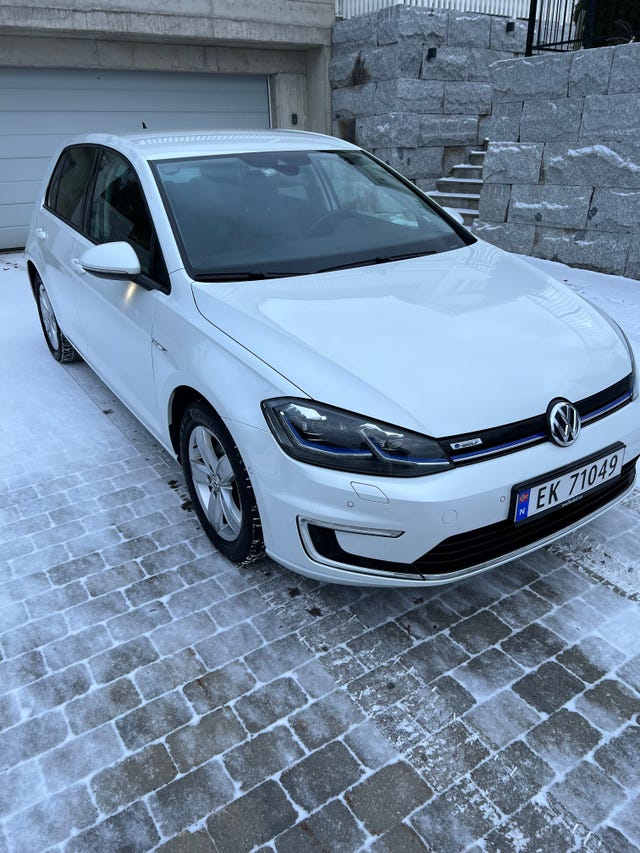 WVWZZZAUZJW906465 2018 VOLKSWAGEN GOLF-0