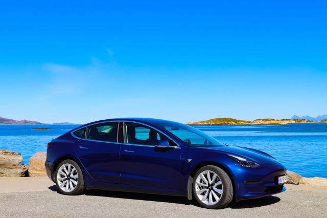 5YJ3E7EB6KF335415 2019 TESLA MODEL 3-2