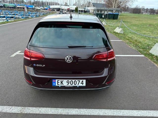 WVWZZZAUZJW911647 2018 VOLKSWAGEN GOLF-1