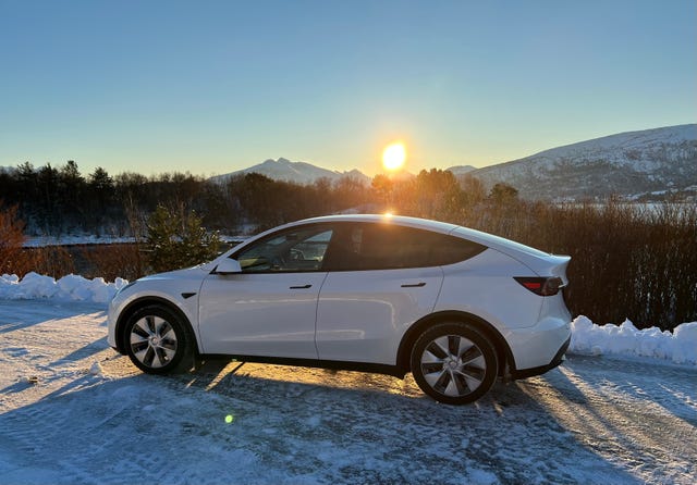 LRWYGCEK2NC342966 2022 TESLA MODEL Y-0