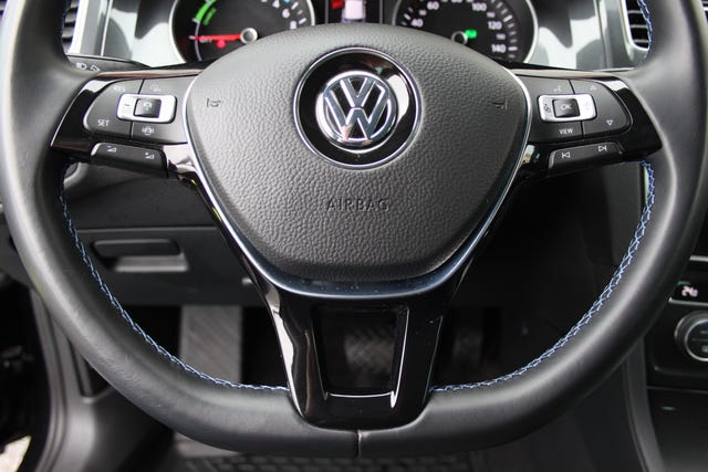 2019 VOLKSWAGEN GOLF - 31