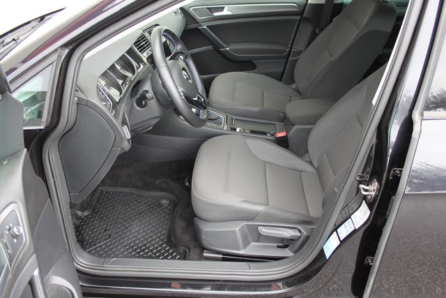 WVWZZZAUZKW916622 2019 VOLKSWAGEN GOLF-4