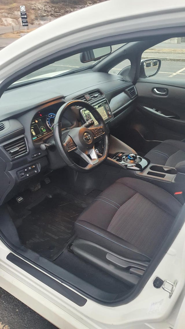 SJNFAAZE1U0000424 2018 NISSAN LEAF-1