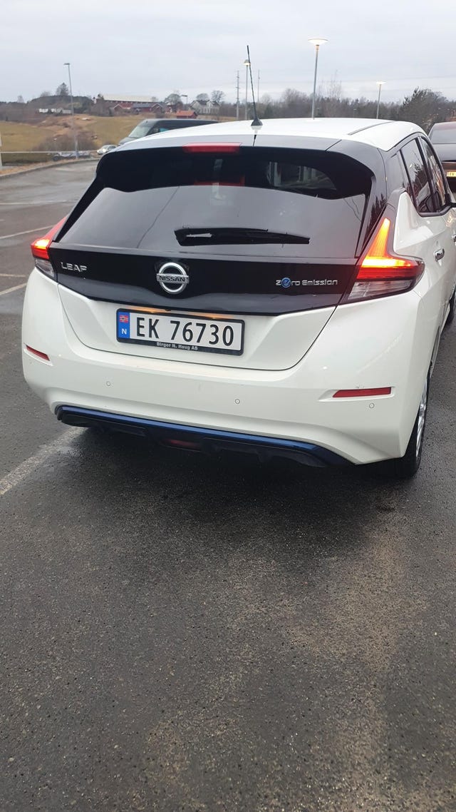SJNFAAZE1U0000424 2018 NISSAN LEAF-5