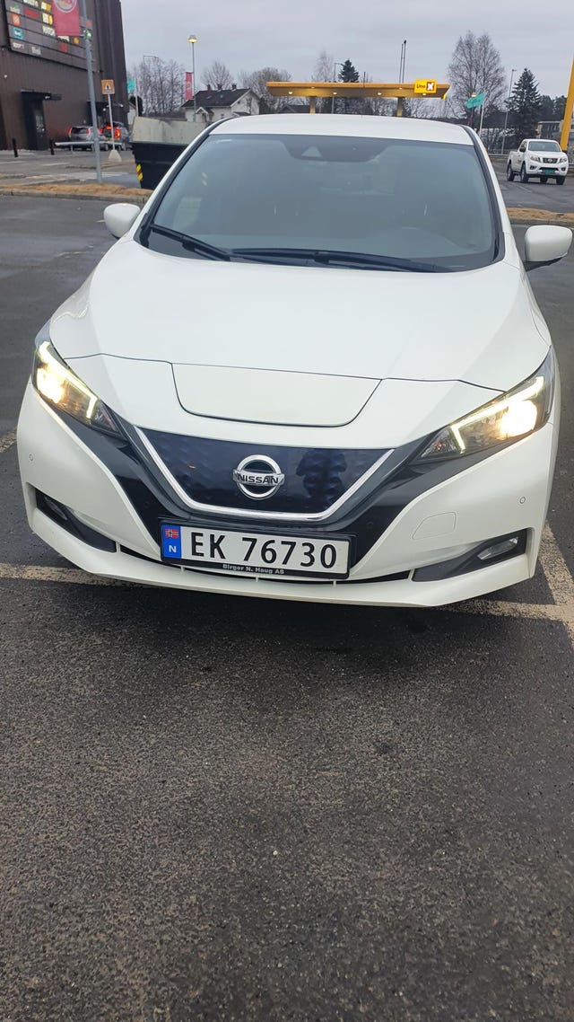 SJNFAAZE1U0000424 2018 NISSAN LEAF-4