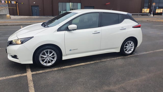 SJNFAAZE1U0000424 2018 NISSAN LEAF-0