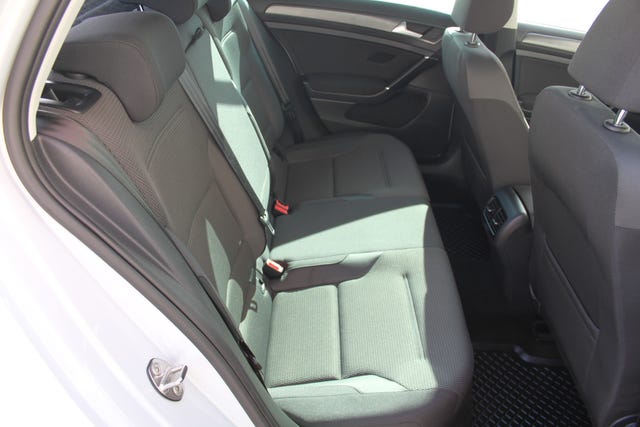 2019 VOLKSWAGEN GOLF - 11
