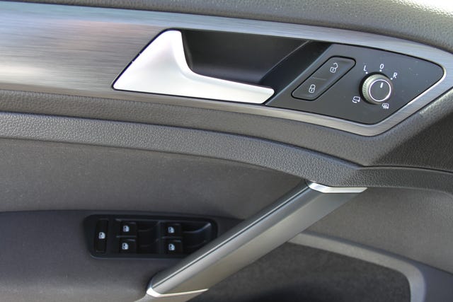 2019 VOLKSWAGEN GOLF - 16