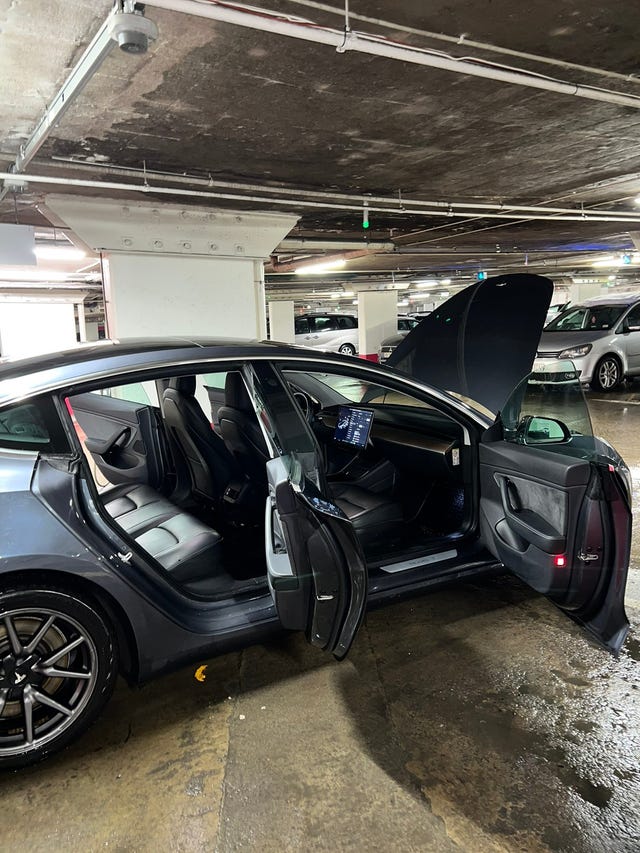 5YJ3E7EB3KF316322 2019 TESLA MODEL 3-4