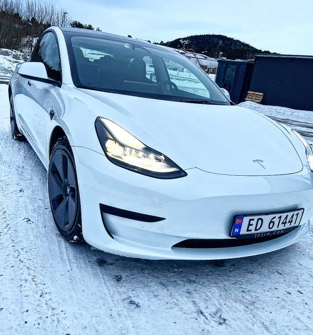 LRW3E7FR3NC482317 2022 TESLA MODEL 3-0