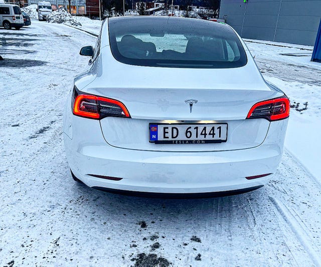LRW3E7FR3NC482317 2022 TESLA MODEL 3-4