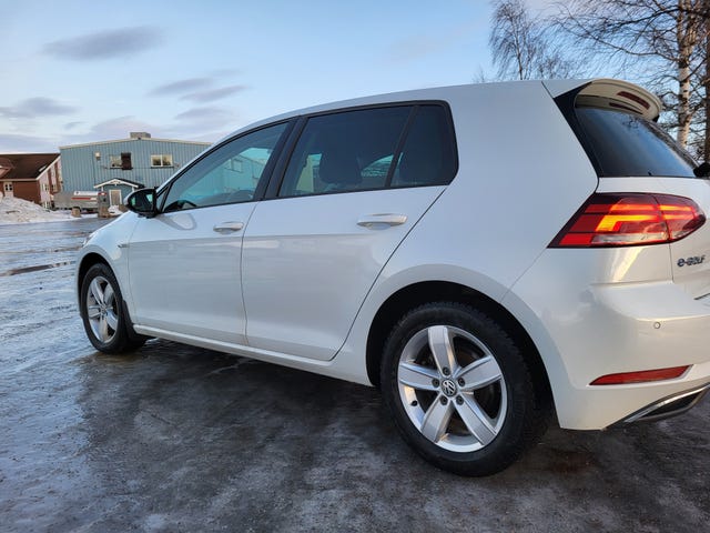 2018 VOLKSWAGEN GOLF - 9