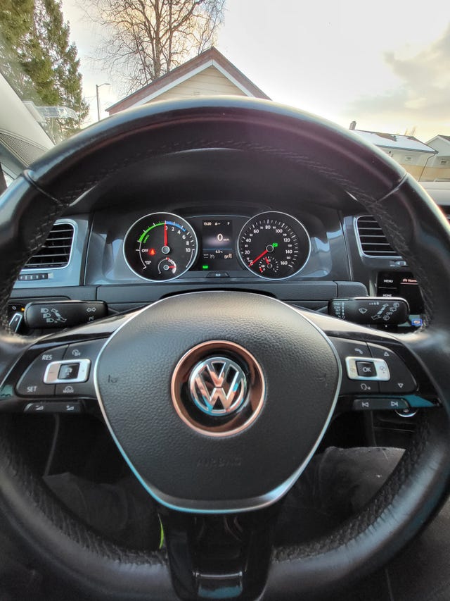 2018 VOLKSWAGEN GOLF - 28