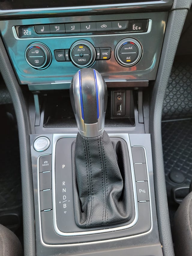 2018 VOLKSWAGEN GOLF - 31