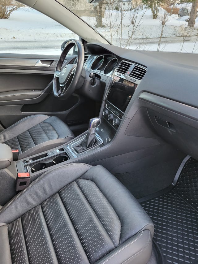 2018 VOLKSWAGEN GOLF - 23