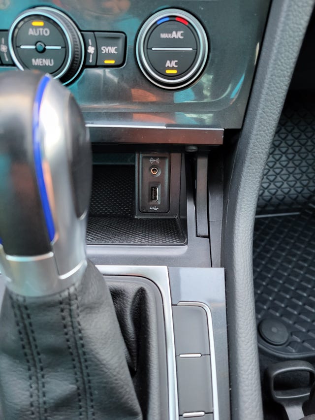 2018 VOLKSWAGEN GOLF - 32