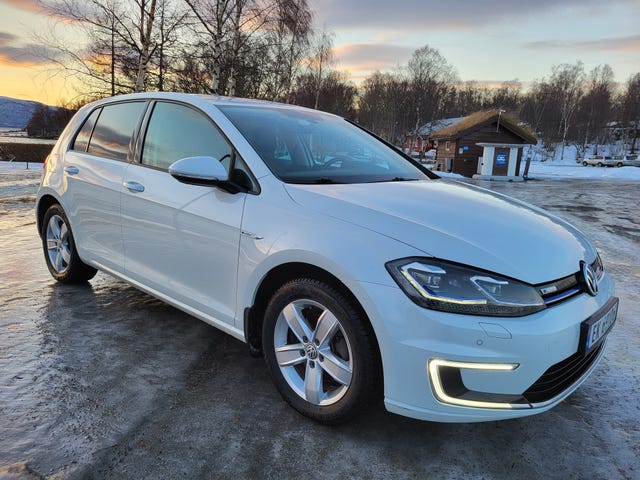 WVWZZZAUZJ8904123 2018 VOLKSWAGEN GOLF-3