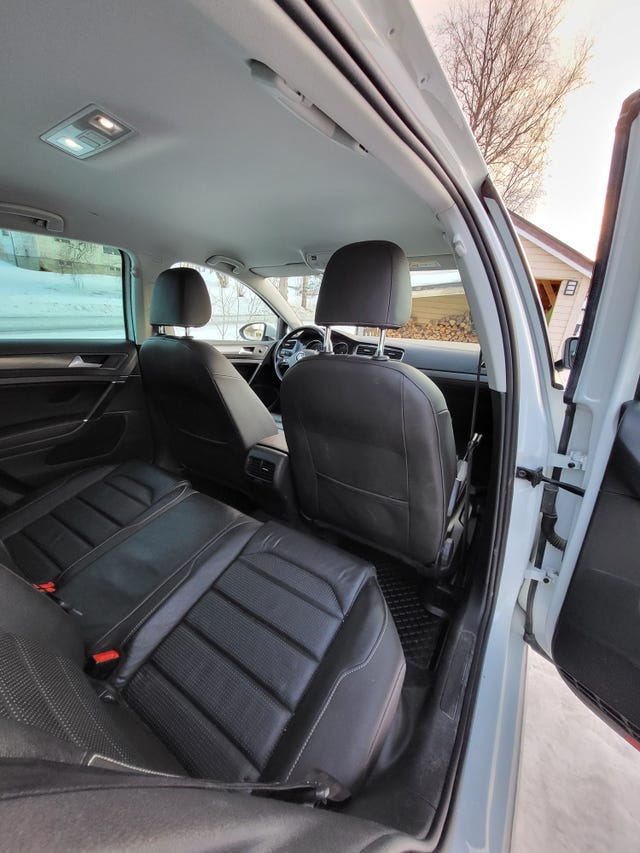 2018 VOLKSWAGEN GOLF - 18
