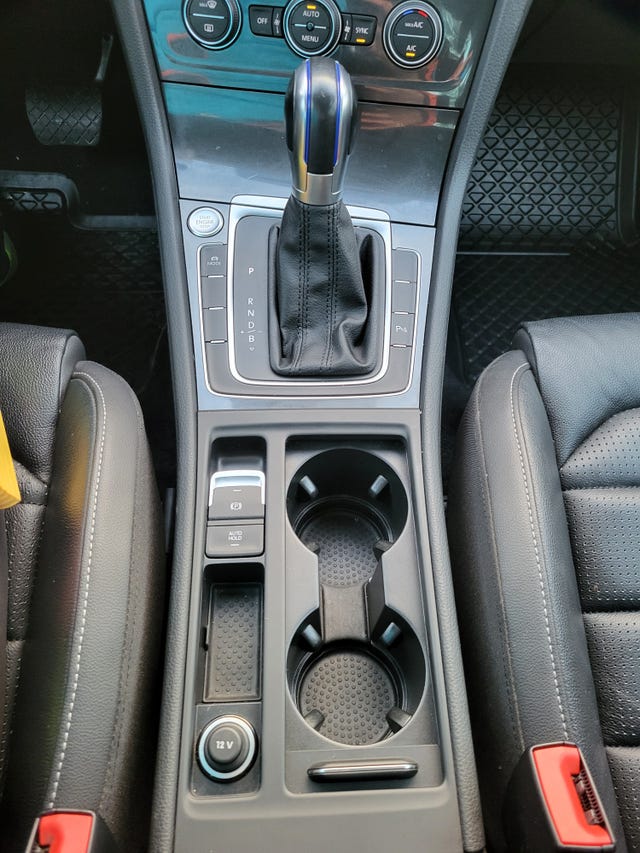 2018 VOLKSWAGEN GOLF - 30