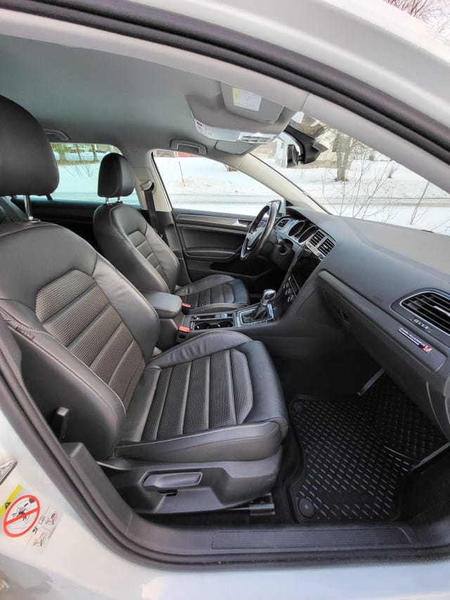 2018 VOLKSWAGEN GOLF - 24