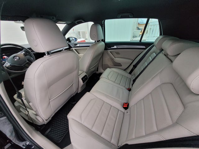 2018 VOLKSWAGEN GOLF - 10
