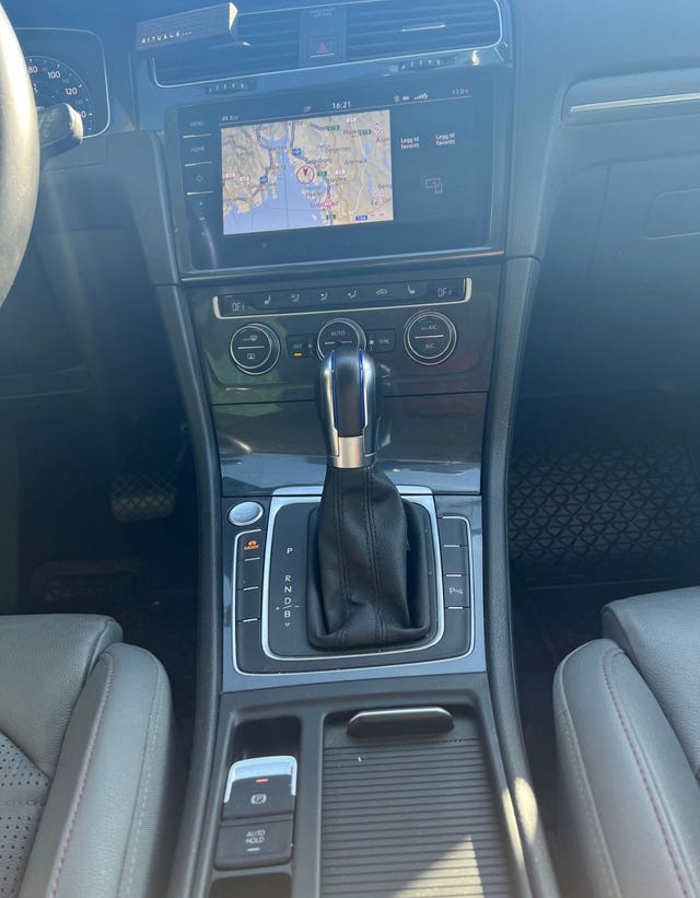2018 VOLKSWAGEN GOLF - 11