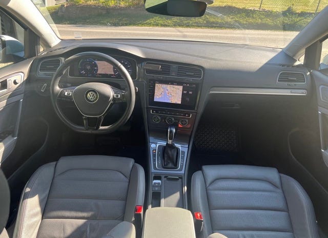 2018 VOLKSWAGEN GOLF - 10