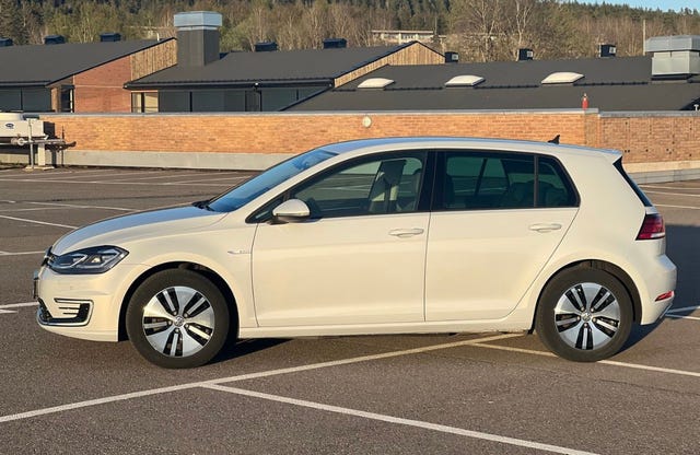 WVWZZZAUZH8950205 2018 VOLKSWAGEN GOLF-4