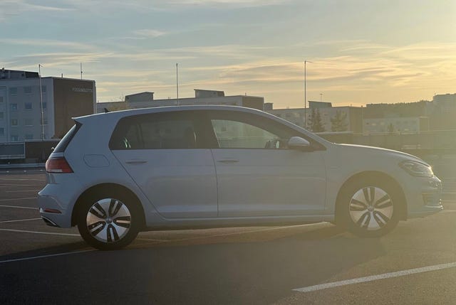 2018 VOLKSWAGEN GOLF - 9