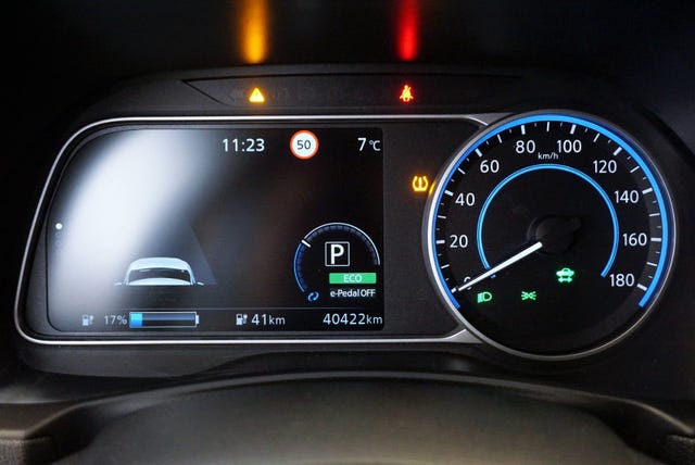 2019 NISSAN LEAF - 13