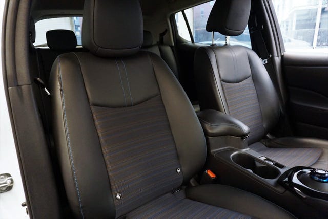 2019 NISSAN LEAF - 19