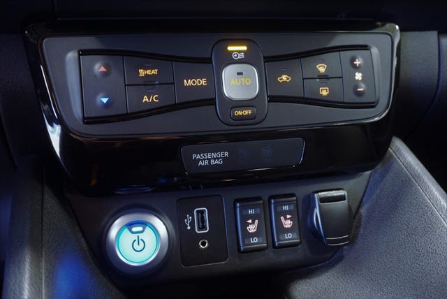 2019 NISSAN LEAF - 17