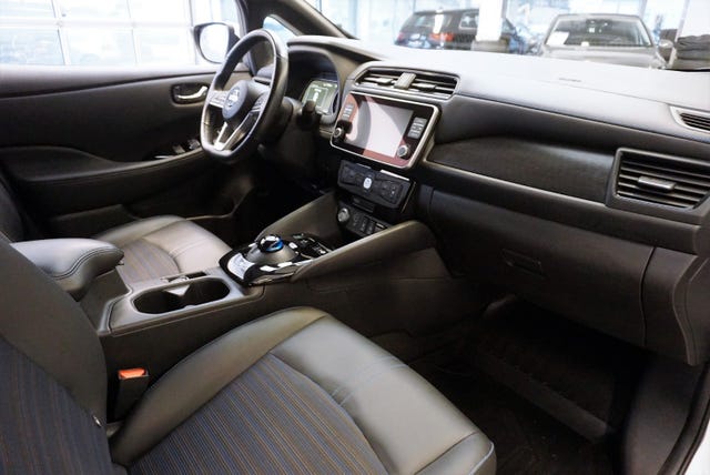 2019 NISSAN LEAF - 18