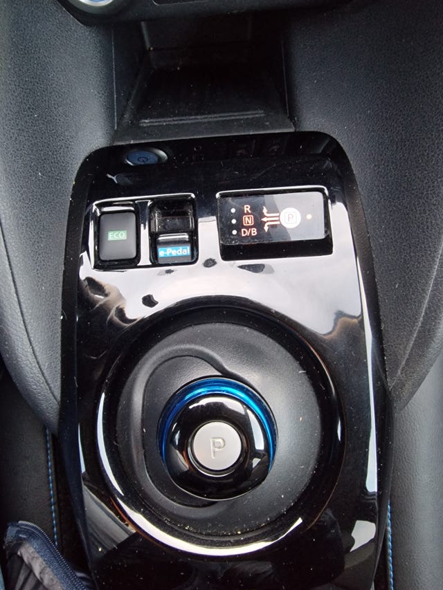 2021 NISSAN LEAF - 30