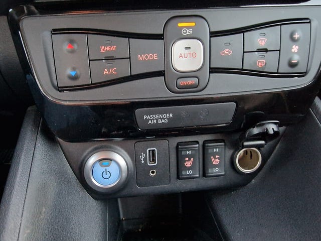 2021 NISSAN LEAF - 29