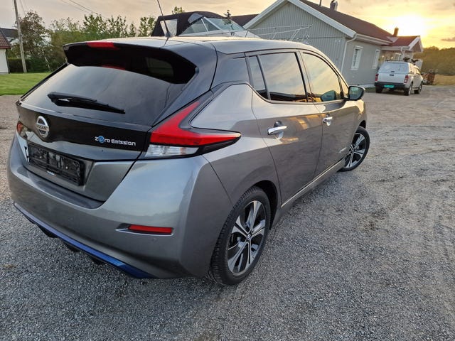 2021 NISSAN LEAF - 8