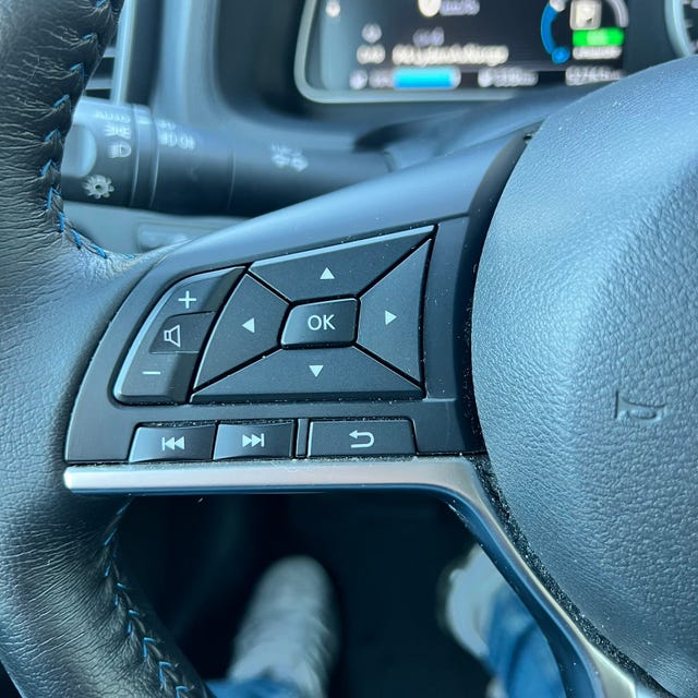 2021 NISSAN LEAF - 24