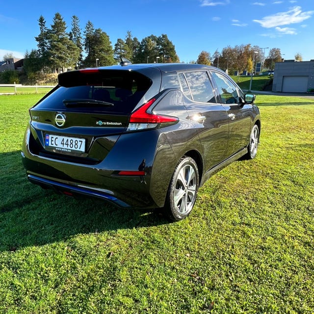 SJNFAAZE1U0126566 2021 NISSAN LEAF-2