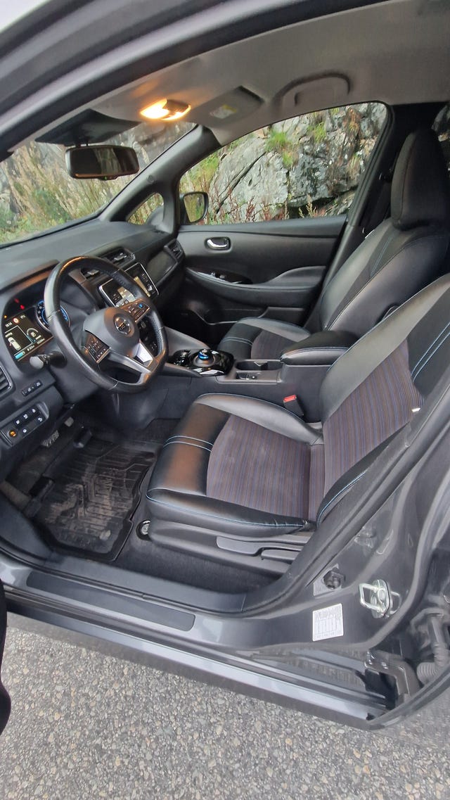 2019 NISSAN LEAF - 10