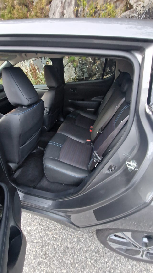 2019 NISSAN LEAF - 11