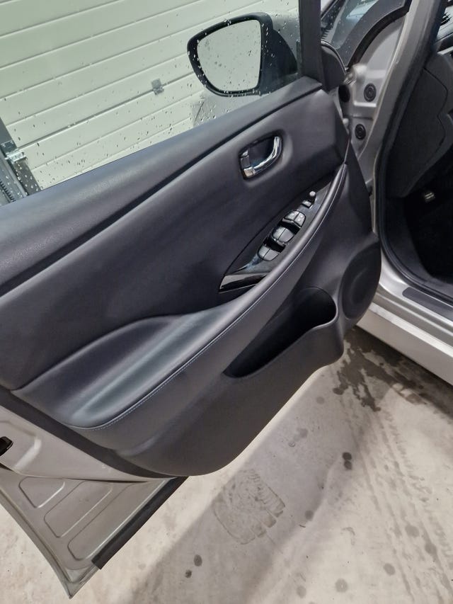 2019 NISSAN LEAF - 12