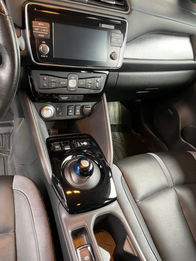 2019 NISSAN LEAF - 17