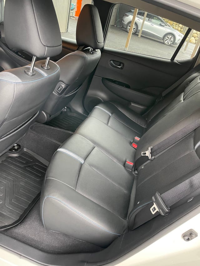 2019 NISSAN LEAF - 19