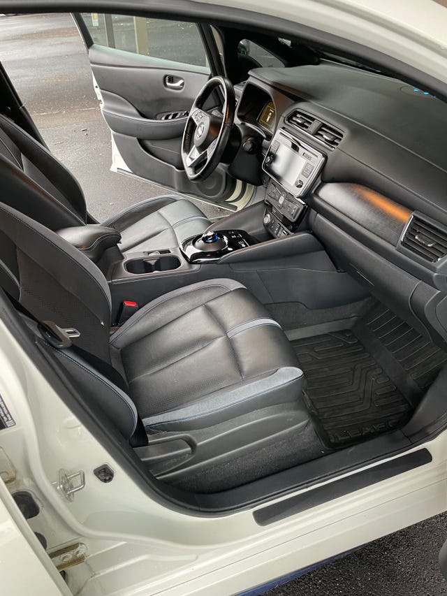 2019 NISSAN LEAF - 24